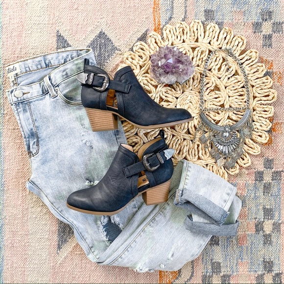 ✨ Final Price- Silver Buckle Ankle Booties Booties - Picture 2 of 3